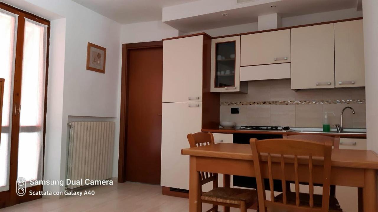 Appartamento Le Cascate 1° Piano Cittiglio Exteriör bild